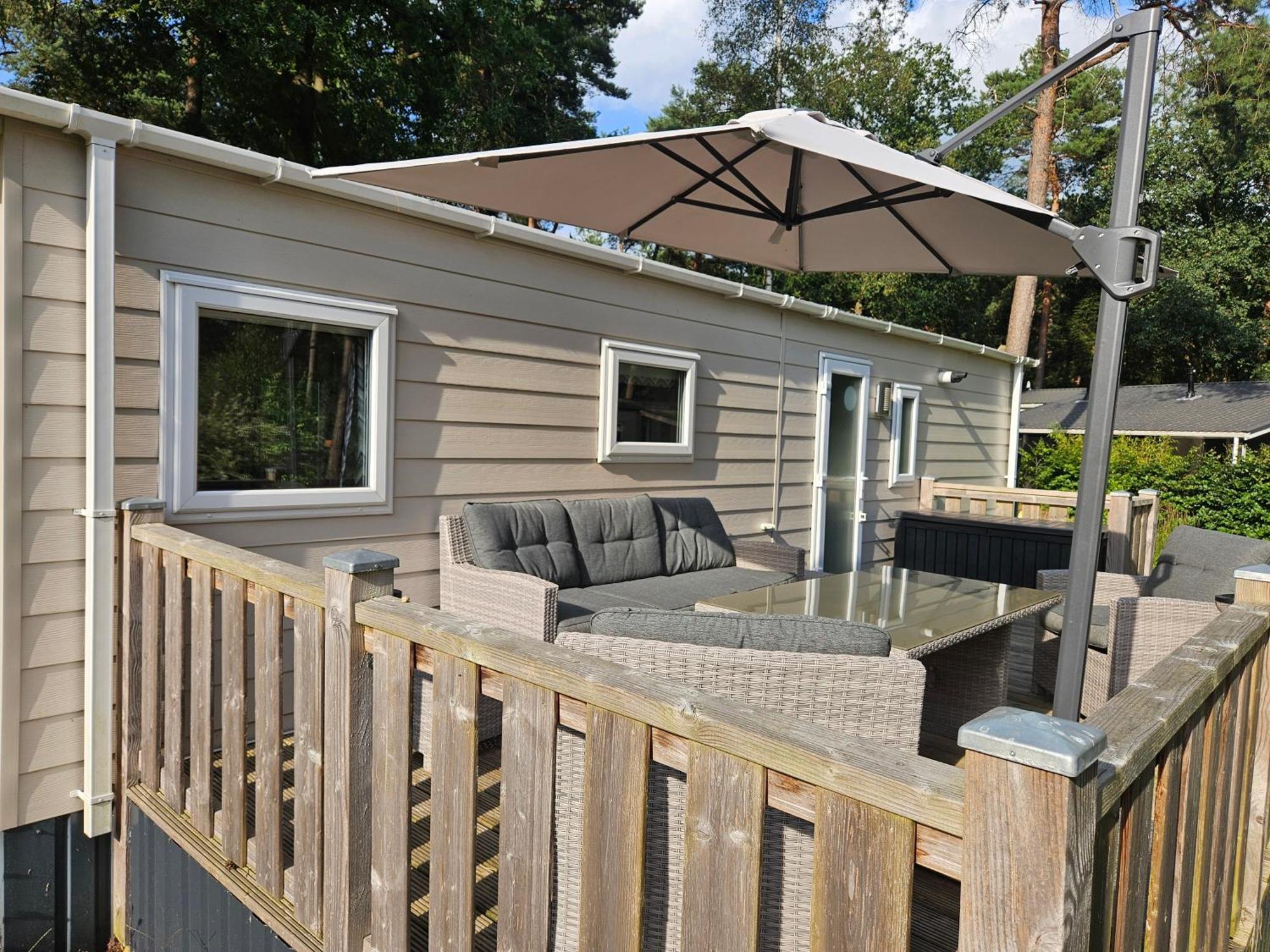Luxe 4 Persoons Chalet Op 5 Sterren Camping Raalte Exterior foto